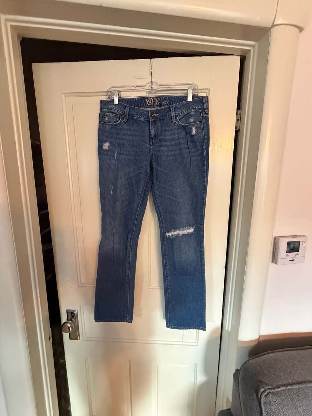 B. Venice Women's Distressed Skinny Jeans Size 9